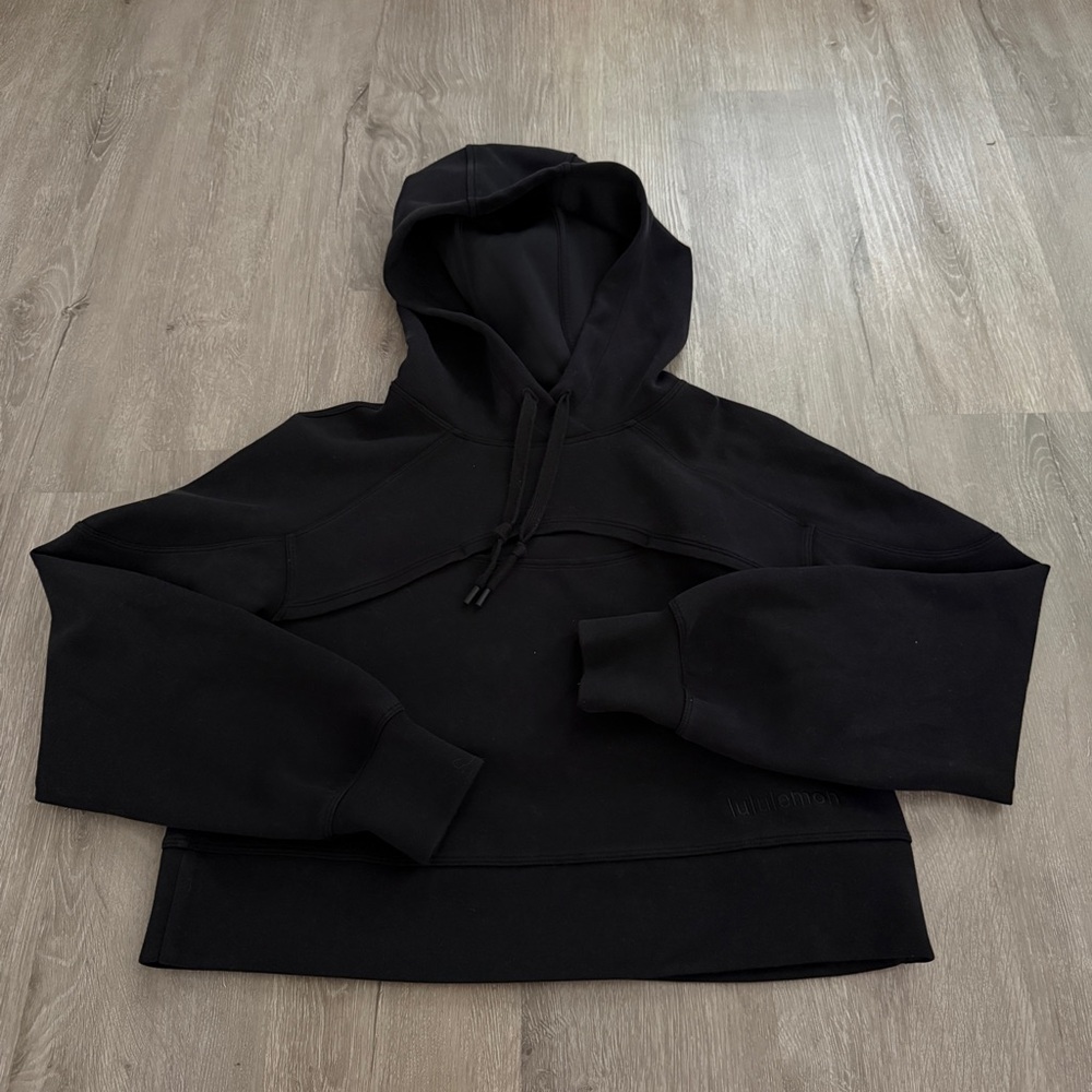 Lululemon get centered crop Black Hooded sz 2
